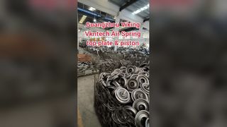 Jak produkuje się górną płytę i tłok sprężyny pneumatycznej?